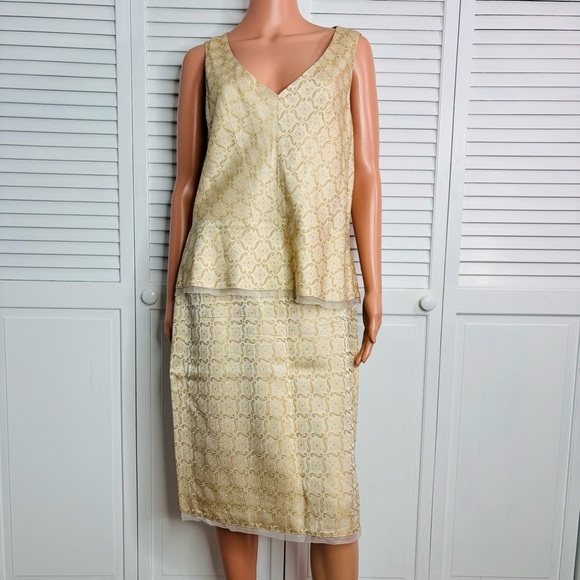 THE LIMITED Vintage Cream Top and Skirt Set